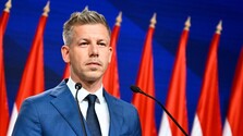 Péter Magyar musí ukázať, že to s reformami myslí vážne, inak zmrazené eurofondy nedostane, konštatuje Politico