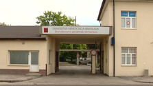 Budúcnosť nemocnice v Podunajských Biskupiciach je ohrozená. Rezort chce presunúť lôžka, starosta varuje pred jej zánikom