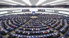 Európsky parlament vyzval eurokomisiu, aby začala konanie o zmrazení eurofondov Slovensku