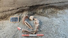 Archeológovia objavili v Pompejach pozostatky dvoch mužov: Ich posledné chvíle pred smrťou pomohla zobraziť AI
