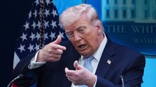 Donald Trump vážne zvažuje stiahnuť amerických vojakov aj z Talianska a Španielska