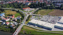 Kolóny často siahajú až niekoľko kilometrov za mesto. Dopravná situácia v Starej Ľubovni je každým dňom kritickejšia