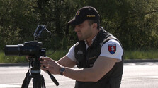 Košickí policajti testovali novú zbraň proti nezodpovedným vodičom, dokáže ich odhaliť aj na väčšie vzdialenosti