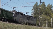 Na hlavnej vlakovej trati pod Tatrami sa jazdí pomaly a iba po jednej koľaji, na vine sú bobry