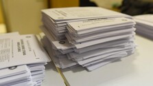 Rušenie voľby poštou zo zahraničia je bližšie k schváleniu, koalícia však zatiaľ nemá zhodu na finálnej podobe zákona