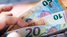 Slovensko má jednu z nižších minimálnych miezd v EÚ. Ani jej rast nedokáže pokryť bežné výdavky