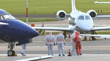 Úrady po celom svete pátrajú po troch desiatkach ľudí, ktorí opustili loď, kde sa šíril nebezpečný hantavírus