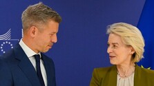 Brusel prehodnotil, koľko zmrazených peňazí môže novej maďarskej vláde uvoľniť