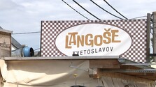 Predavač langošov v Kvetoslavove dostal pokutu od finančnej správy. Na pokladničnom bloku mu chýbala diakritika