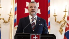 Prezident Pellegrini vrátil poslancom novelu zákona o potravinách. Kritizuje prílepok o liehu
