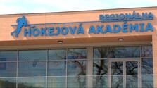 Tretina strieborných hokejistov z MS18 pochádza z jedného kraja. Akadémia v Trenčíne prináša výsledky a podmienky svetovej úrovn