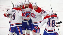 NHL: Slafkovský prispel tromi asistenciami k víťazstvu Montrealu na ľade Buffala. Canadiens sú krok od postupu do finále