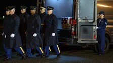 Rozhodnutie USA zastaviť príchod tisícov vojakov do Poľska vyvolalo medzi spojencami obavy, môže to údajne posmeliť Moskvu
