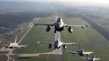 R. Kaliňák: Rekonštrukcia vojenského letiska Sliač pokročila. Stíhačky F-16 by sa tam mali sťahovať do konca roka