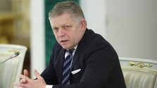 Týždeň po ruských útokoch neďaleko slovenských hraníc zasadne bezpečnostná rada, podľa R. Fica nie sú jediným dôvodom
