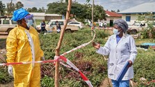 V dôsledku eboly zomrelo v Kongu viac ako 130 ľudí. Situáciu komplikuje politika aj tradície
