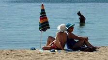 Ceny pohonných látok sa odrazia aj na letných dovolenkách. Spočítali sme, o koľko zdražie cesta autom