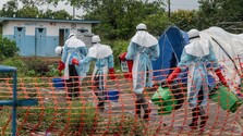Ebola sa šíri rýchlo, varuje WHO. Hodnotenie rizika mení na veľmi vysoké