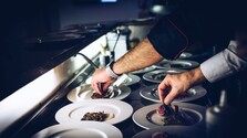 Väčšina nových kaviarní či reštaurácií neprežije prvý rok. Stálice z gastronomického odvetvia radia, ako v biznise prežiť