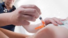 Úmrtie nezaočkovaného chlapca na záškrt je varovaním, odborníci apelujú na význam vakcín