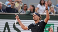 Po rokoch sa dočkal prvého grandslamu: Zverev ovládol Roland Garros po päťsetovej bitke