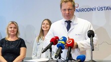 Výnimočný medicínsky výkon: Lekári transplantovali obličku medzi mamou a dcérou, ktoré boli súčasne v nemocnici