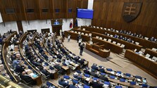 Hlas chce umožniť ľuďom skrátiť volebné obdobie parlamentu referendom. Bez podpory opozície však zmena neprejde