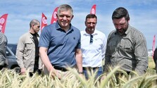 Poľnohospodárstvo čelí na Slovensku obrovskému suchu a mliečnej kríze, povedal premiér Fico