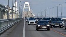 Ukrajina sa snaží odrezať Krym od zásobovania. Polostrov naďalej zápasí s nedostatkom benzínu
