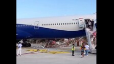 VIDEO: Lietadlo na letisku v obľúbenej tureckej destinácii vrazilo do veže, v trupe ostala diera