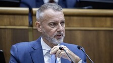 Hlas navrhuje predĺžiť volebné obdobie samospráv. Do ústavy chce vrátiť aj možnosť skrátiť mandát parlamentu referendom