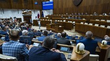 Koalícia odsunula zrušenie voľby poštou zo zahraničia na jeseň, SNS a huliakovci sa nedohodli