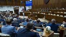 Koalícia odsunula zrušenie voľby poštou zo zahraničia na jeseň, SNS a huliakovci sa nedohodli