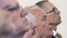 Opozícia kritizuje vymenovanie P. Kmeca a M. Radačovského za veľvyslancov. Ide o politické obchodovanie, tvrdí SaS
