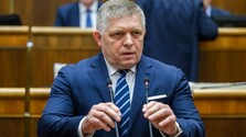Fico rokoval so Zelenským a Magyarom: Stretnutia hodnotil pozitívne, podľa opozície prezlieka kabát