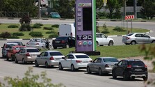 Na okupovanom Kryme zastavili predaj palív, benzín a nafta sú určené už len pre vládne orgány