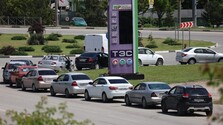 Na okupovanom Kryme zastavili predaj palív, benzín a nafta sú určené už len pre vládne orgány