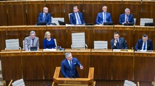 PS: Keby Ústavný súd nerozhodol, Ficova vláda by nepožiadala o dôveru. Opozícia reaguje na mimoriadnu schôdzu