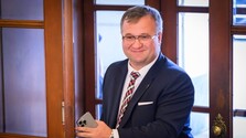 Šalitroš tvrdí, že jeho rodina sa stala obeťou intríg Hlasu. Strana sa ohradila