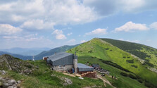 Chatár z chaty pod Ďumbierom neplánuje odísť, výpoveď nepovažuje za zákonnú. Mnoho turistov mu prišlo vyjadriť podporu