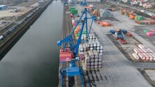 Európska únia ruší clá na dovoz priemyselného a poľnohospodárskeho tovaru z USA