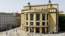 Najnovší rebríček dôvery v inštitúcie: Vedci už nie sú na čele, vláda ani parlament si opäť nepolepšili