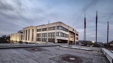 Prieskum AKO: Republika v prvej trojke, Demokrati v parlamente