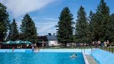 SHMÚ varuje pred vysokými teplotami najmä na západe Slovenska, v najbližších dňoch môže padnúť národný rekord