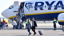 Spoločnosť Ryanair upravila v lietadlách pravidlá sedenia pre rodiny