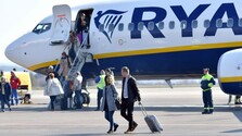 Spoločnosť Ryanair upravila v lietadlách pravidlá sedenia pre rodiny