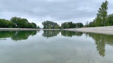 Voda ako v kúpeľoch: Kúpalisko na Gemeri láka ľudí na čistú vodu z národného parku