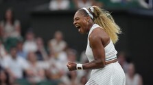 Serene Williamsovej nevyšiel návrat do Wimbledonu, vo dvojhre končí už po prvom kole