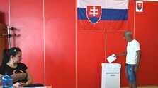 Referendum má pokojný priebeh, volebná miestnosť v jednej obci ostane otvorená dlhšie