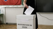 Na Slovensku sa koná referendum, volebné miestnosti sú otvorené